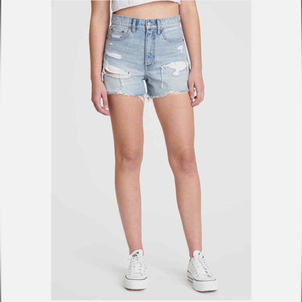 Daze Blue Jean Shorts with Distressed Frayed Hem Size: 26